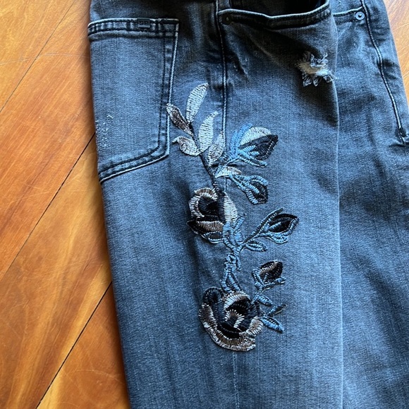 Black Label Embroidered Jean - Picture 3 of 5
